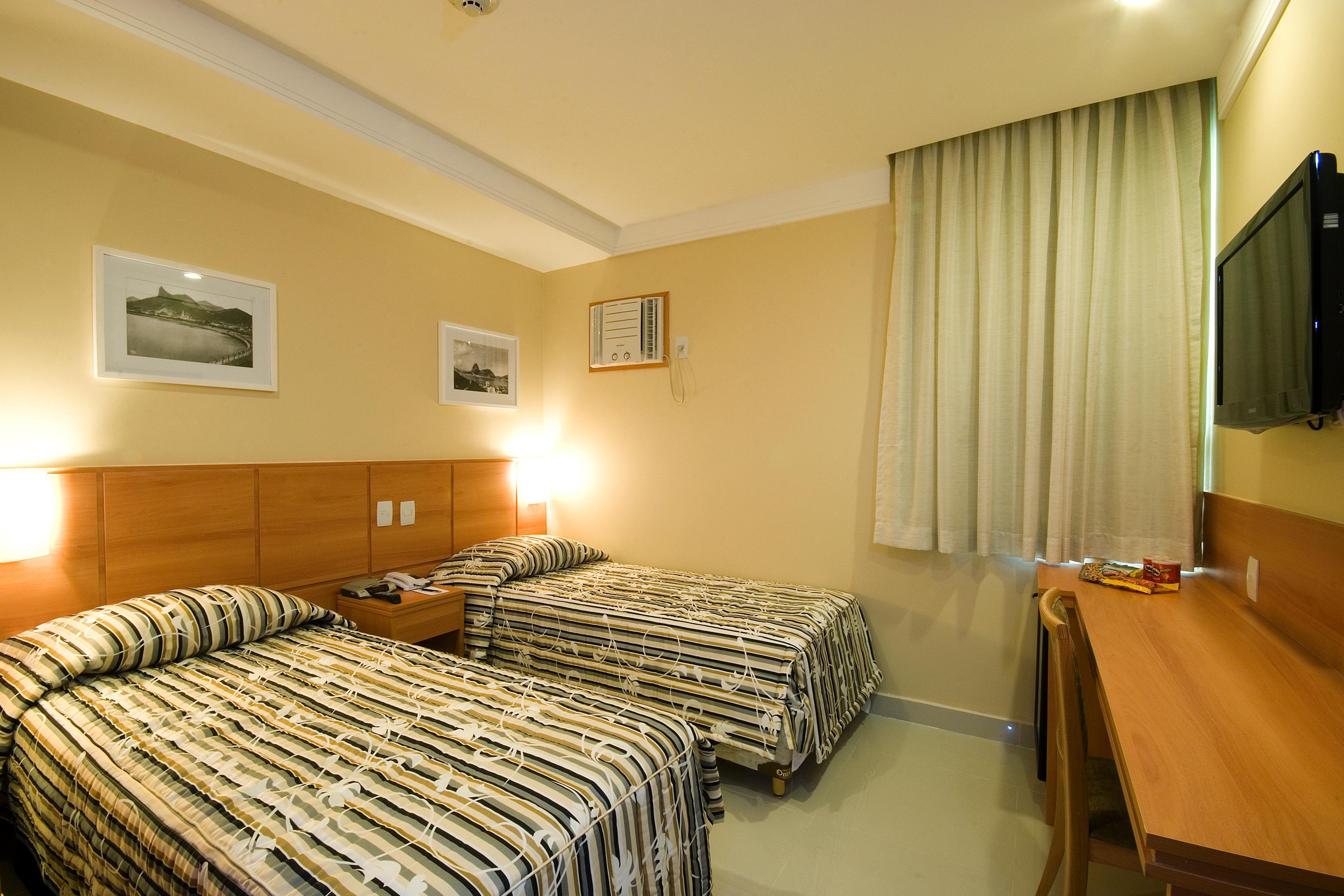 ריו דה ז'ניירו Hotel Atlantico Business Centro מראה חיצוני תמונה A room at a hotel in Fortaleza, Brazil.