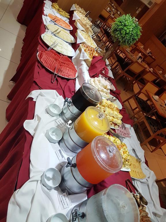 ריו דה ז'ניירו Hotel Atlantico Business Centro מראה חיצוני תמונה Breakfast buffet at a hotel